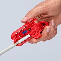 Uniwersalne narzędzie do ściągania izolacji